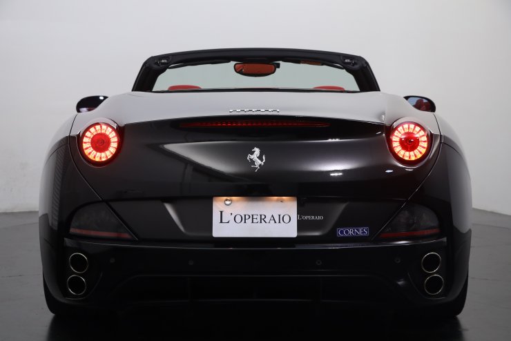 フェラーリ カリフォルニア F1 DCT 正規ディーラー車 ロベルタ製