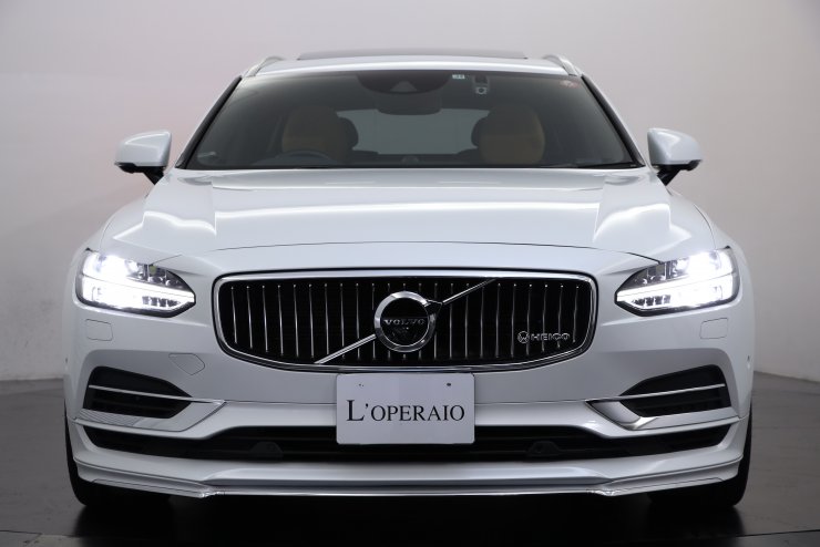 ボルボ V90 T8ツインエンジン AWD インスクリプション 1オーナー