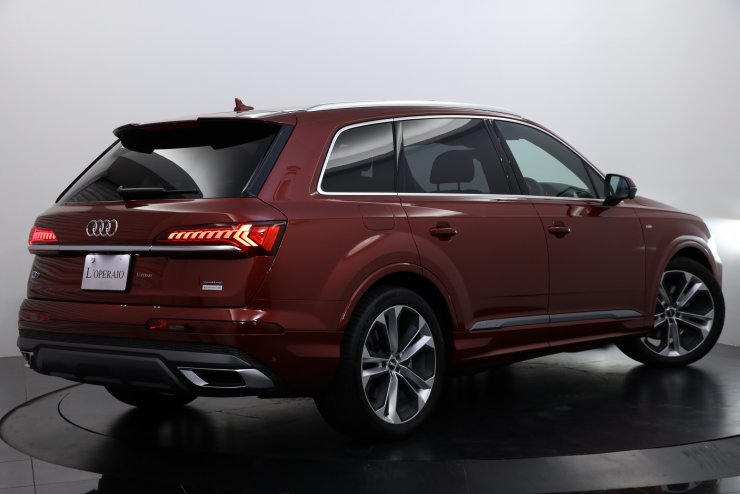 アウディ Q7 55TFSI クワトロ S-Line 現行モデル ワンオーナー