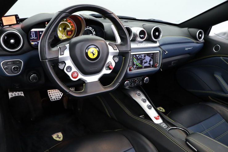 フェラーリ カリフォルニア T F1 正規ディーラー車 ハンドリング