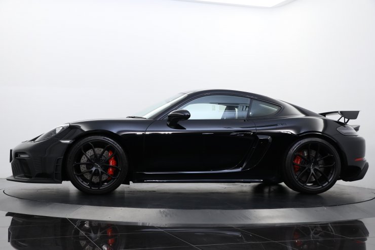 ポルシェ 718 Cayman GT4 6MT ワンオーナー 2020年9月登録 走行1,000km