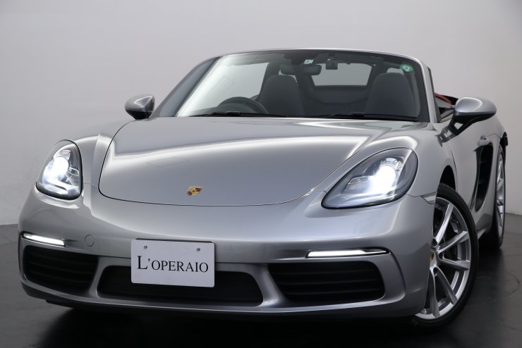 ポルシェ 718 Boxster PDK 有償色：GTシルバーメタリック 黒ハーフ革