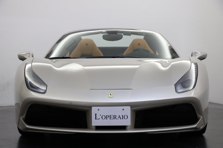 フェラーリ 488 Spyder F1DCT 正規ディーラー車 カーボン