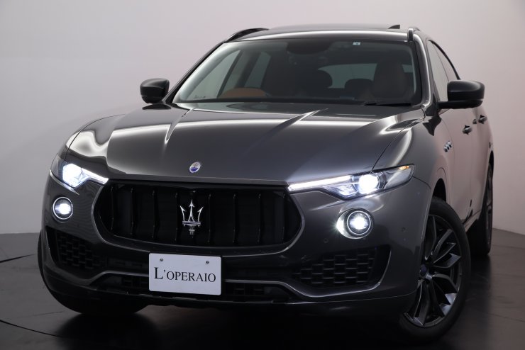マセラティ　レヴァンテ　リアパーセルシェルフ　純正 マセラティ レヴァンテ ディーゼル Gran Sport プレミアムPKG パノラマ