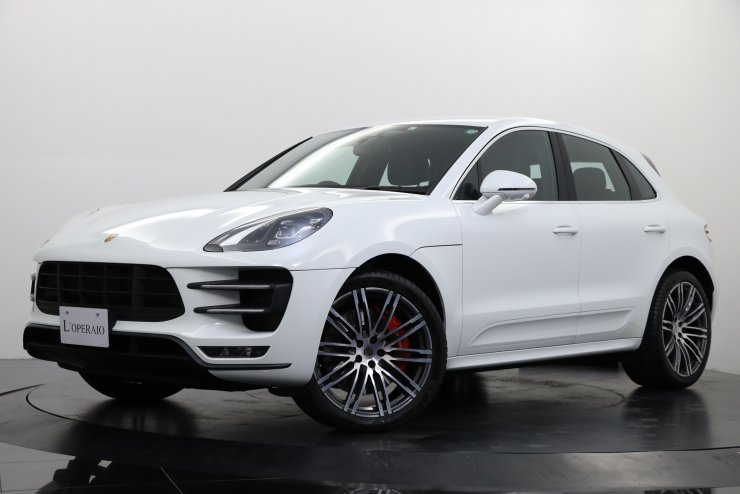 ポルシェ マカン Turbo Performance PDK スポーツクロノPKG スポーツ