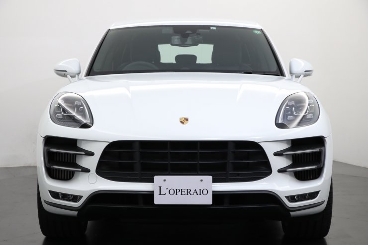 ポルシェ マカン Turbo Performance PDK スポーツクロノPKG スポーツ