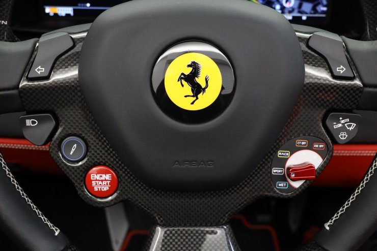 フェラーリ 488 spyder 正規ディーラー車 ロッソフェラーリ