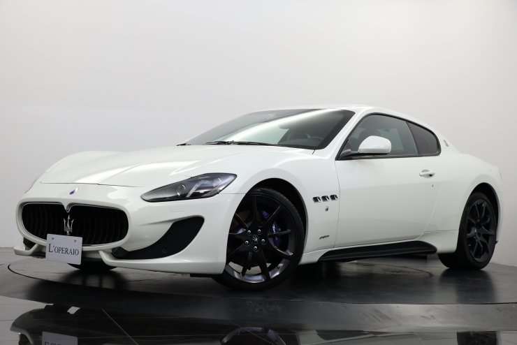 マセラティ グラントゥーリズモ スポーツ Mcシフト 正規ディーラー車 純正インチアストロデザインaw ブルーカラードキャリパー ブルーレザー アルカンターラ 車検令和4年2月迄 中古車