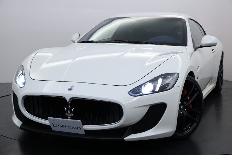 マセラティ グラントゥーリズモ MCストラダーレ ブルートロフェオ