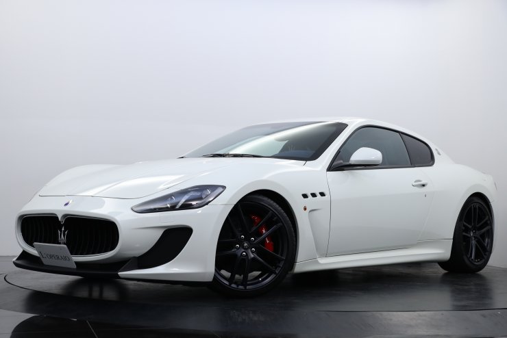 マセラティ グラントゥーリズモ MCストラダーレ ブルートロフェオ