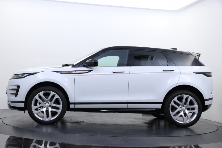 ランドローバー レンジローバーイヴォーク First Edition D180 グレー