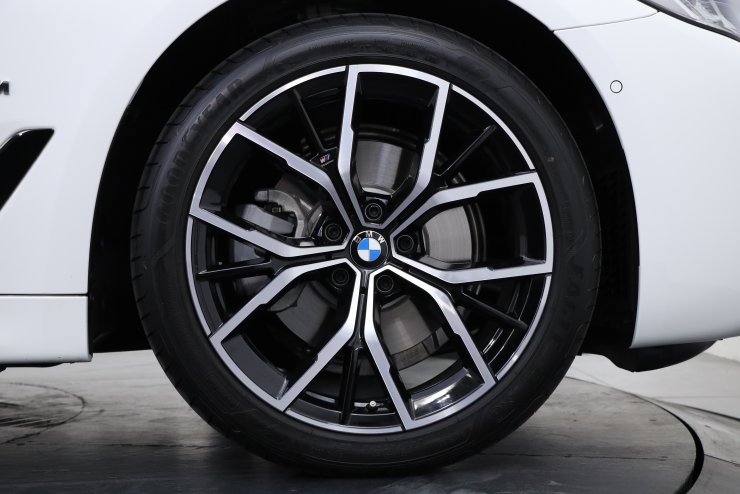 BMW 5シリーズ 523i M-Sport 希少2020年現行モデル 即納車可能 ワン