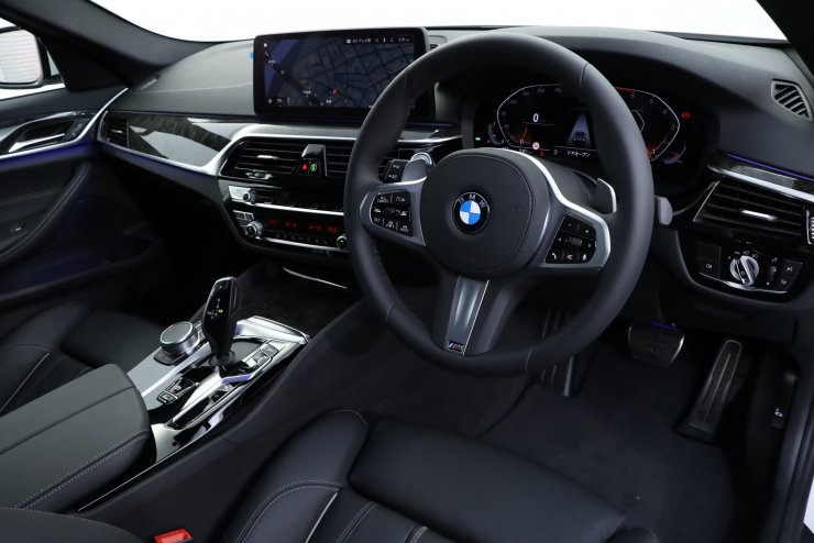 BMW 5シリーズ 523i M-Sport 希少2020年現行モデル 即納車可能 ワン 