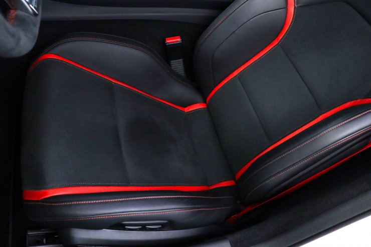 イ*ー様 【新品】メルセデスベンツ エアバッグカバー（赤ステッチ