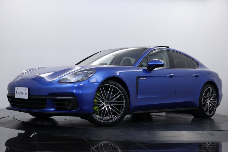 【未使用】ポルシェ Pananera 4 e-hybrid Porsche Panamera 4 E-Hybrid | ポルシェジャパン