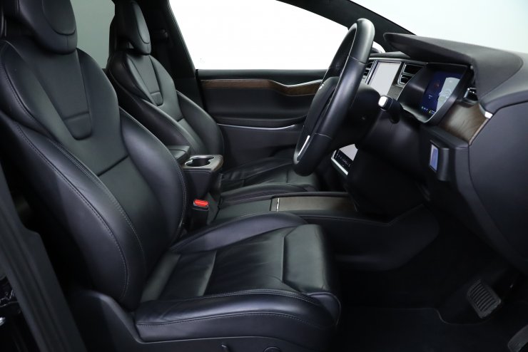 テスラ モデルX 100D ソリッドブラック ブラックレザー エンハンスト