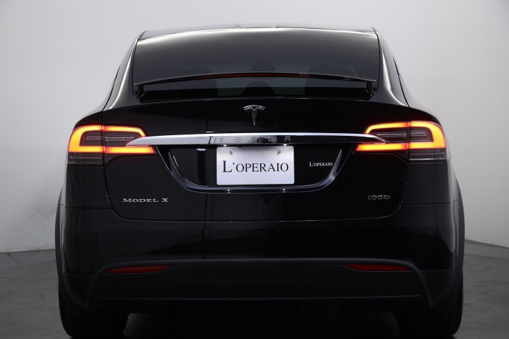 テスラ モデルX 100D ソリッドブラック ブラックレザー エンハンスト