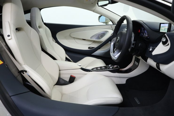 マクラーレン GT Luxe フラックスシルバー ワンオーナー オプション