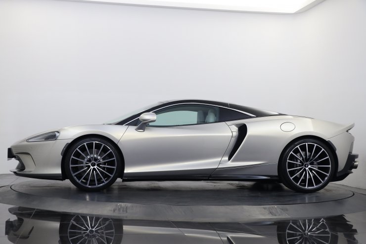 マクラーレン GT Luxe フラックスシルバー ワンオーナー オプション