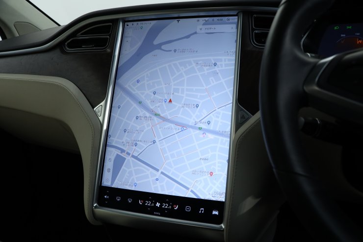 テスラ モデルX 100D 有償色 ソリッドブラック ホワイトレザーシート