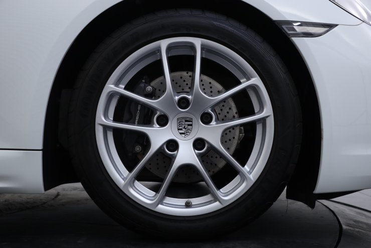 ポルシェ 718 Cayman 6MT Sport-Chrono PKG GTスポーツステアリング