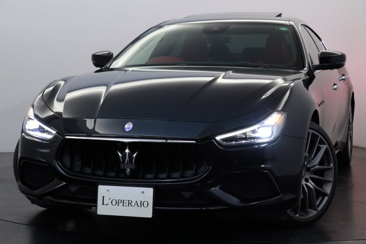 マセラティ ギブリ グランスポーツ ロッソナチュラルレザー ドライバー