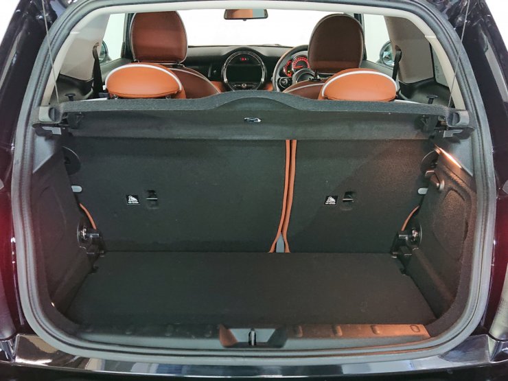 BMW MINI 3ドア クーパーSD 3ドア ラウンジスタイル ペッパーPKG