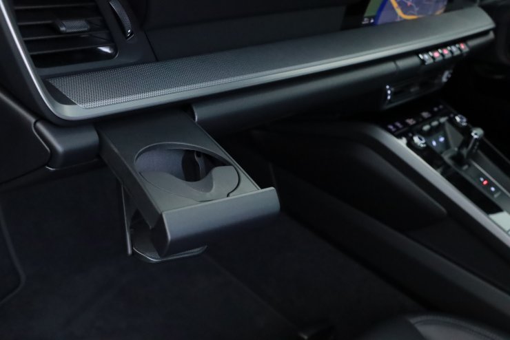 ねおちゃん@SALE中　クルエボ ポルシェ 911(Type992) カレラ4 GTS PDK 1オーナー車 走行距離600㎞台