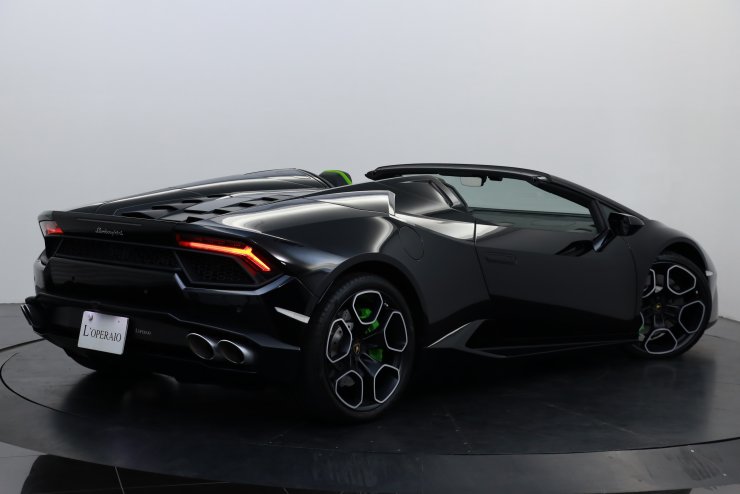 ランボルギーニ ウラカン Spyder LP580-2 ワンオーナー ブランディング