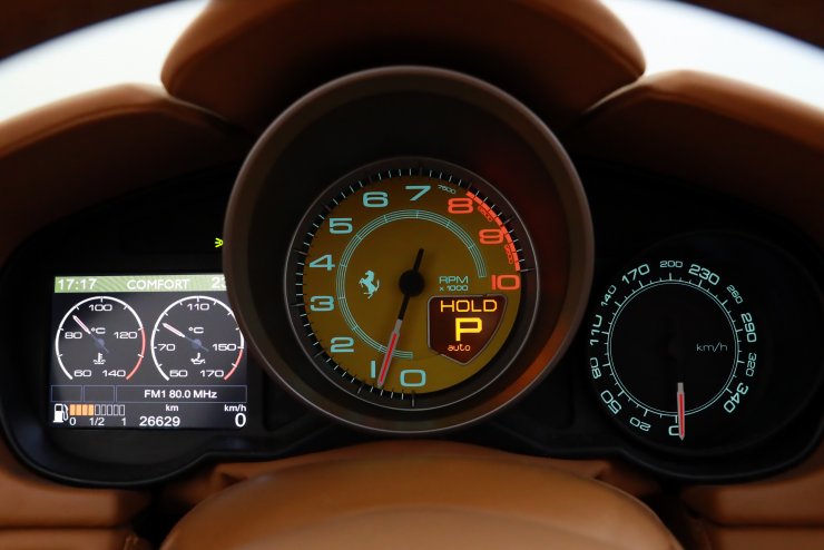 フェラ-リ公認 19インチ液晶ディスプレイ フェラ-リ公認 19インチ液晶ディスプレイ フェラーリ公認の液晶