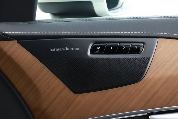ボルボ XC90 D5 AWD インスクリプション 1オーナー 茶革