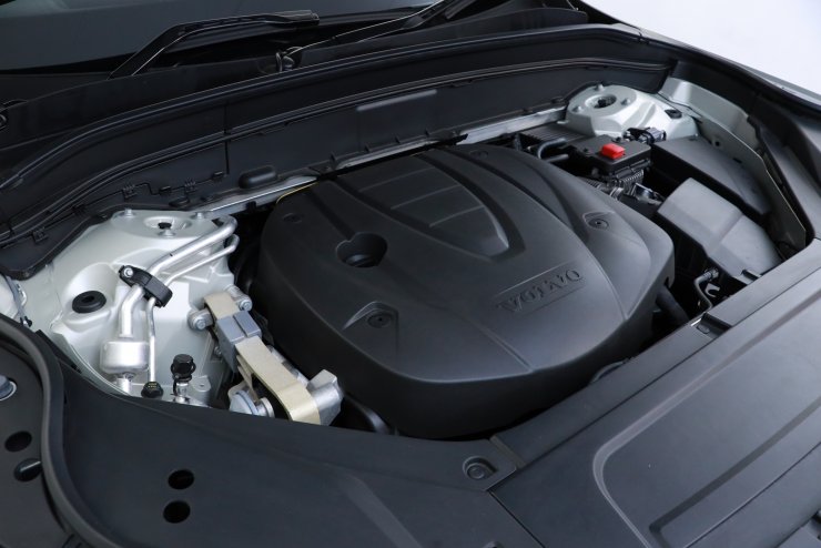 ボルボ XC90 D5 AWD インスクリプション 1オーナー 茶革
