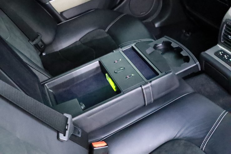 マセラティ クアトロポルテ スポーツ GT S 右ハンドル 専用