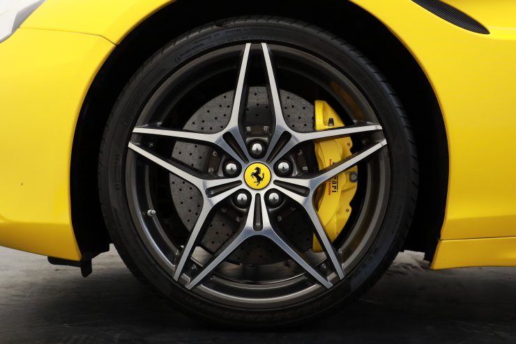 フェラーリ カリフォルニア T F1 DCT 正規ディーラー車 希少カラー