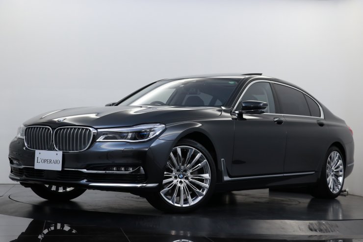 BMW 7シリーズ 740Ld xDrive エクセレンス harman/kardon リア