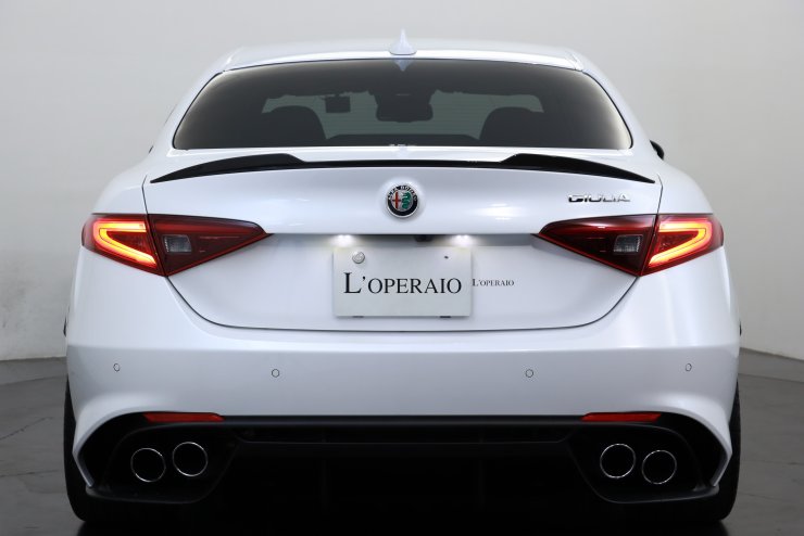 アルファロメオ ジュリア Quadrifoglio 1オーナー 有償色：トロフェオ