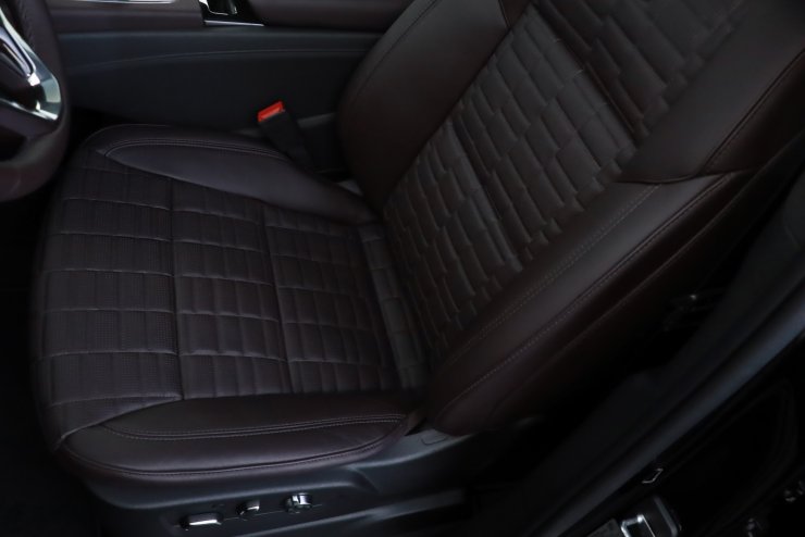 キャデラック エスカレード SPORT PLATINUM AWD 現行モデル 国内