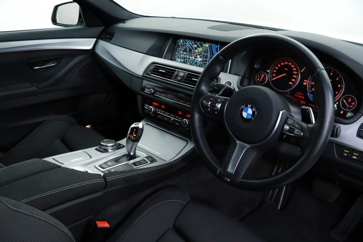 BMW 5シリーズ 523i Mスポーツ F10後期最終 純正18インチアルミ ハーフ