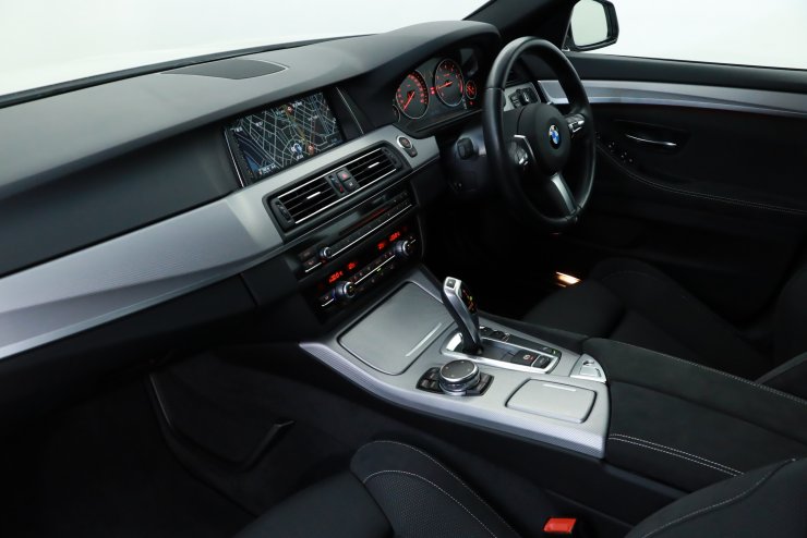 BMW 5シリーズ 523i Mスポーツ F10後期最終 純正18インチアルミ ハーフ