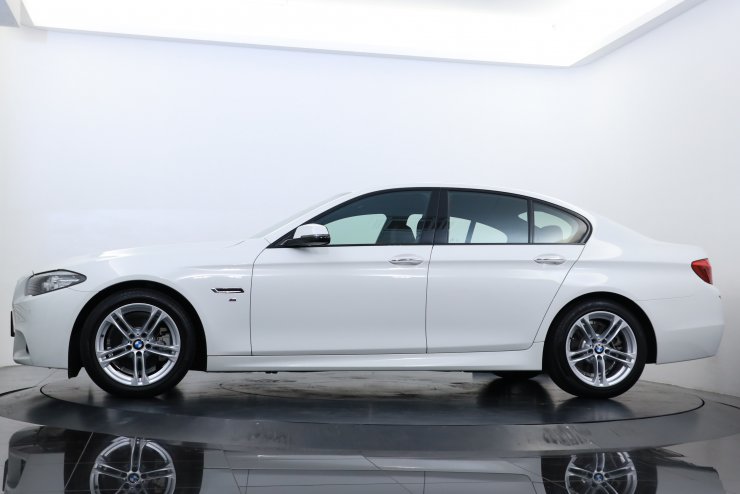 BMW 5シリーズ 523i Mスポーツ F10後期最終 純正18インチアルミ