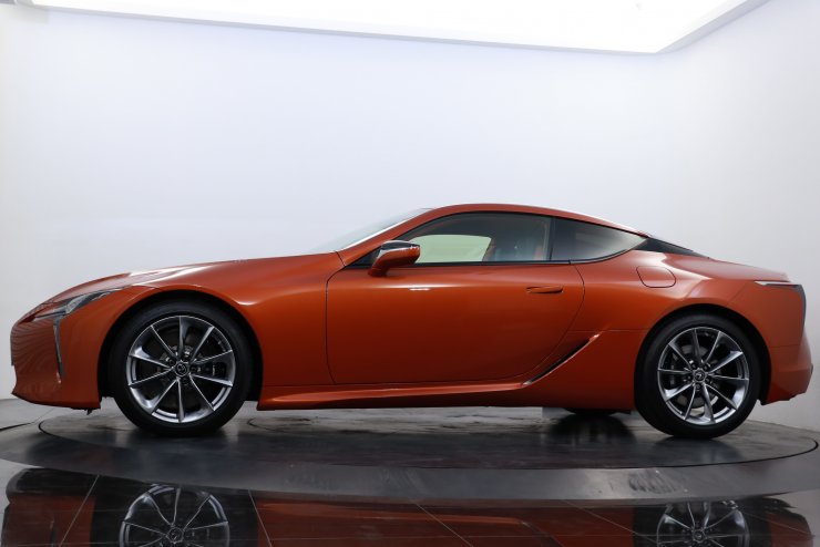 レクサス LC LC500 L Package 有償カラー ブラック×オレンジ