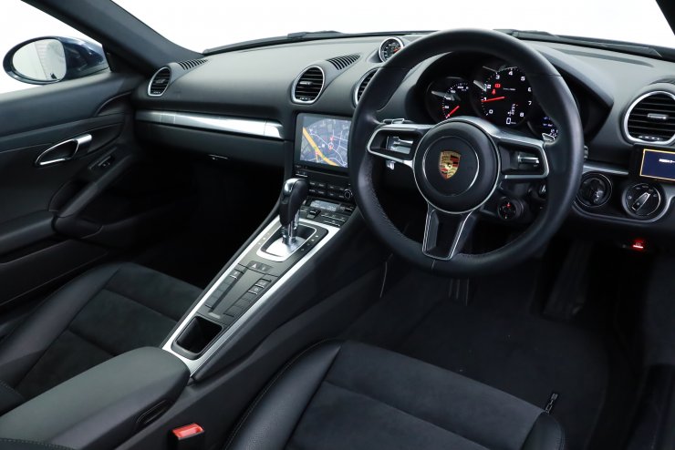 ポルシェ 718 Cayman PDK 有償色 スポーツクロノPKG ブラックハーフ