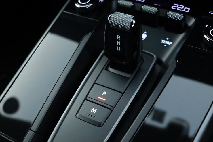 ポルシェ 911(Type992) カレラ PDK オプション総額約273万円 1オーナー