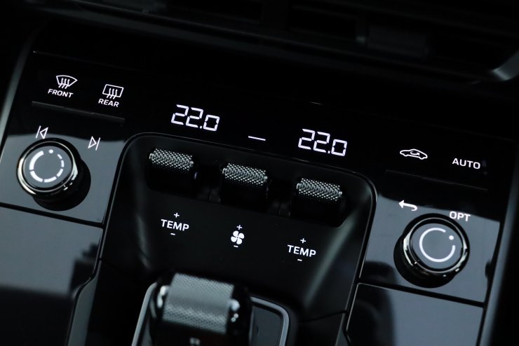 ポルシェ 911(Type992) カレラ PDK オプション総額約273万円 1オーナー