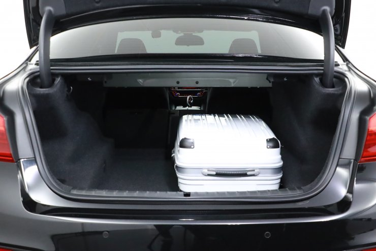 BMW 5シリーズ 523d エディション MISSION:IMPOSSIBLE 純正19インチ