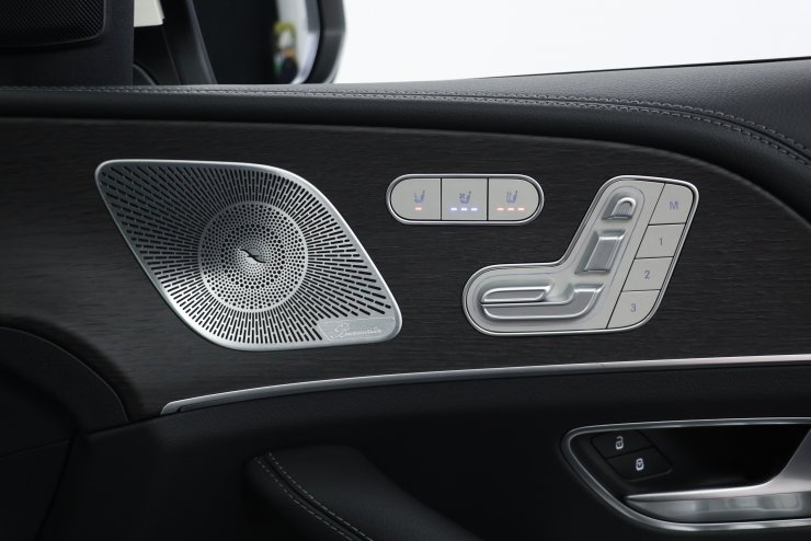 アクアネオンアートローファン様‼️専用‼️AMG21◼️GLS400d◼️スタッドレス◼️ メルセデスベンツ GLSクラス GLS400d 4マチック 1オーナー AMGライン