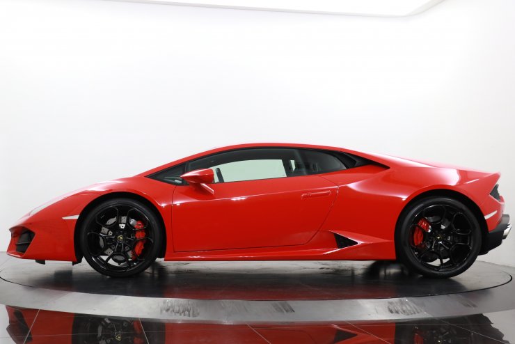 ランボルギーニ ウラカン LP580-2 有償色 ブラックレザー