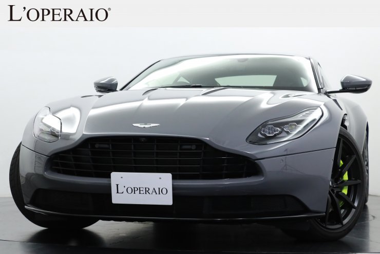 アストンマーティン DB11 V12 走行7,000km 希少カラー ブラックパック
