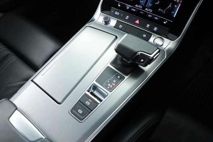 s*k様 売り切りスタート　アウディ　A5 A7 A6 R8 新品20インチ ホ A7スポーツバック 45TFSIクワトロ Sラインパッケージの