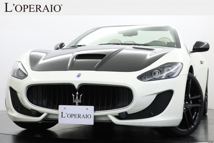 マセラティ グランカブリオ Sports Special Edition 世界限定400台 国内10台 エアロダイナミックカーボンpkg Mcインテリアカーボンpkg 専用1of400ロゴプレート 走行5 000km タッチパネル式純正ストラーダhddナビ中古車